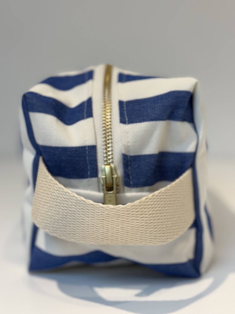Maison Mallow - Trousse de Toilette à rayures bleues et blanches