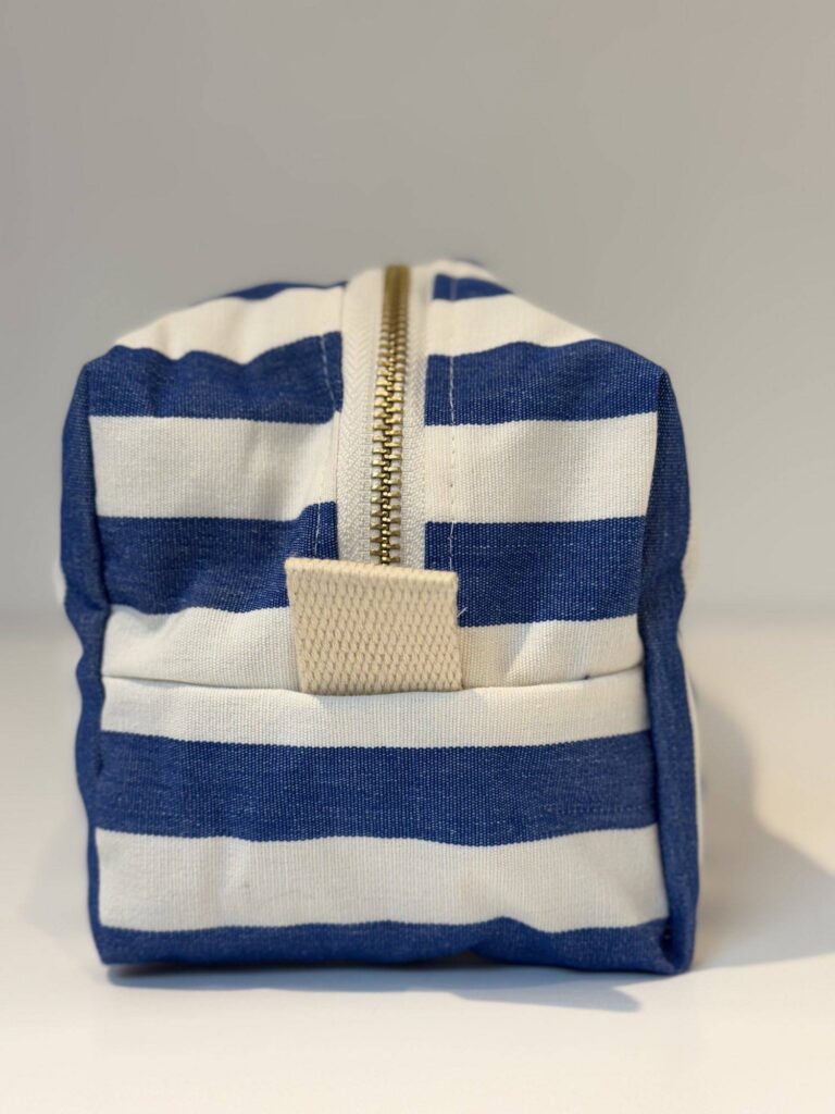 Maison Mallow - Trousse de Toilette à rayures bleues et blanches