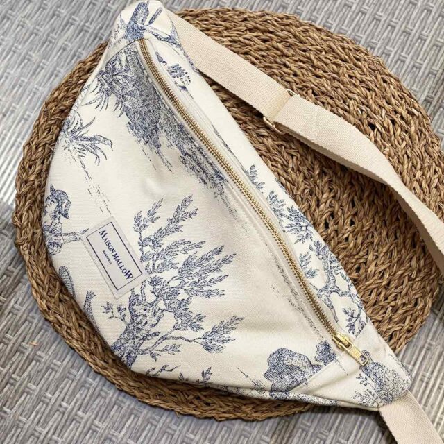 Maison Mallow - Sac Banane Toile de Jouy Bleue