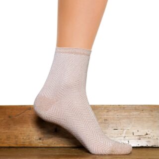 Les Chevrons – chaussettes femme – coton rose par la marque Maison Broussaud Maison Broussaud - Les Chevrons – chaussettes femme – coton rose
