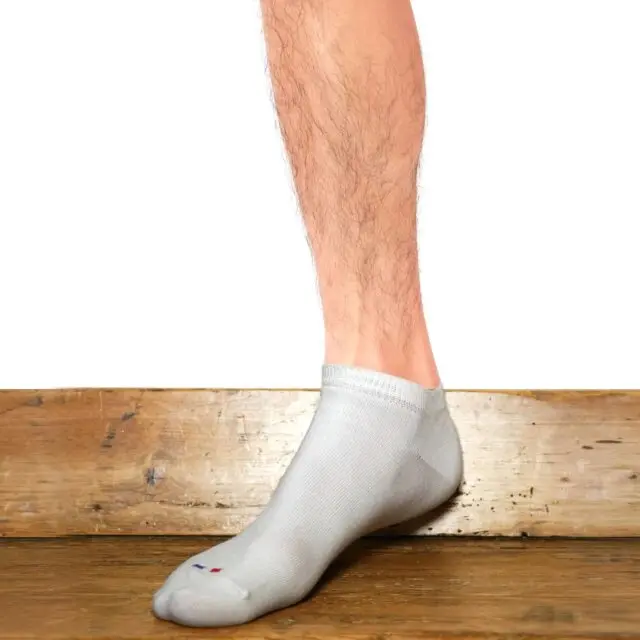 Maison Broussaud - Les Invisibles Drapeau – chaussettes homme – coton blanc