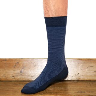 Les Millerayes – chaussettes homme – coton marine par la marque Maison Broussaud Maison Broussaud - Les Millerayes – chaussettes homme – coton marine