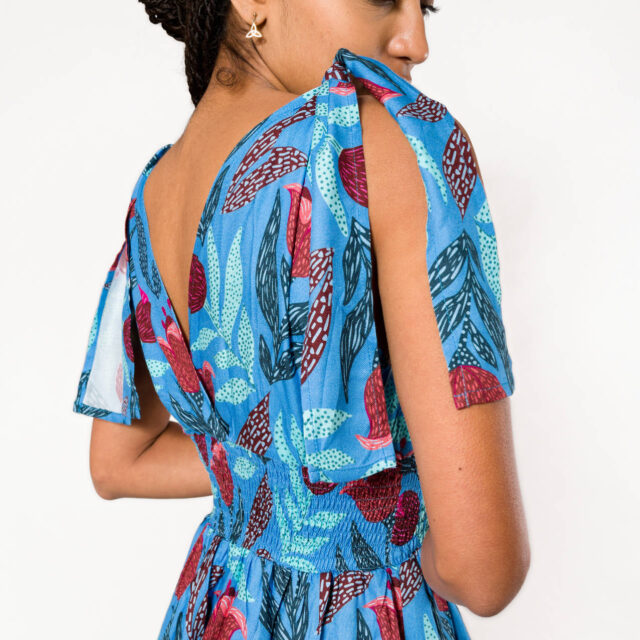 Nevice - Robe bleue à fleurs