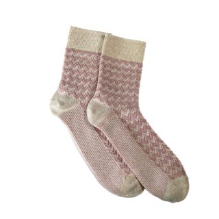 Les Chevrons – chaussettes femme – coton rose par la marque Maison Broussaud Maison Broussaud - Les Chevrons – chaussettes femme – coton rose