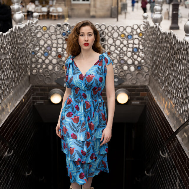 Nevice - Robe bleue à fleurs