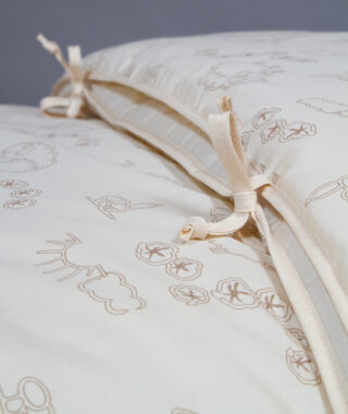 Couette 4 saisons en laine pour enfant par la marque Ardelaine Ardelaine - Couette 4 saisons en laine pour enfant