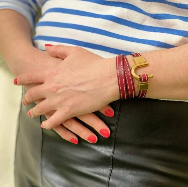 MAISON MALLOW - Bracelet en cuir Bordeaux fermoir doré à l'or fin