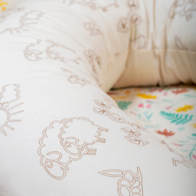 Ardelaine - Coussin d'allaitement en laine