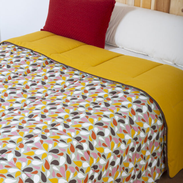 Ardelaine - Couverture piquée en laine - Vintage - motif Pétales