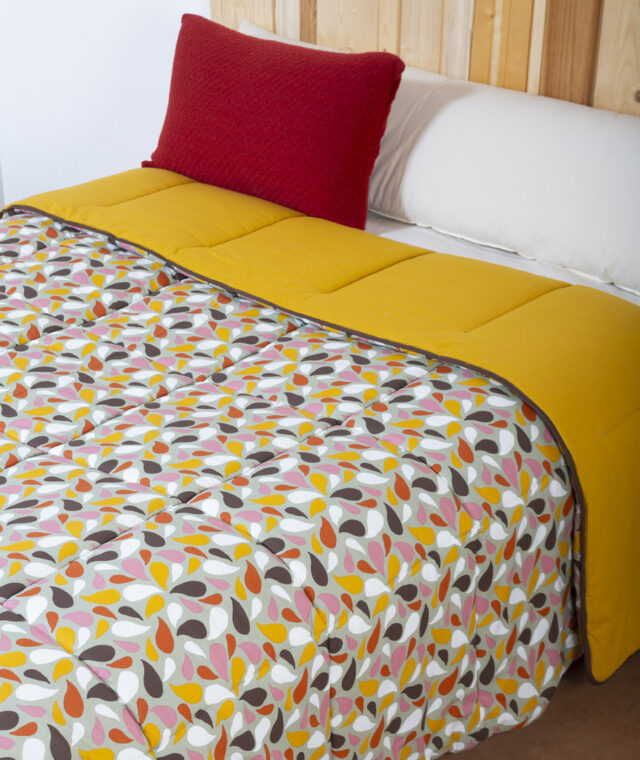 Ardelaine - Couverture piquée en laine - Vintage - motif Pétales