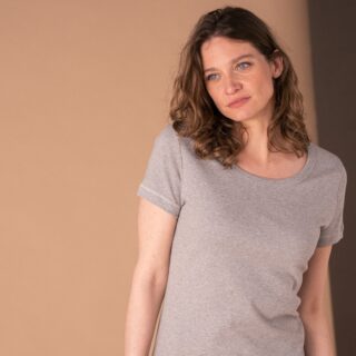 Le t-shirt en coton bio – Gris chiné par la marque Le t-shirt Propre Le t-shirt Propre - Le t-shirt en coton bio – Gris chiné