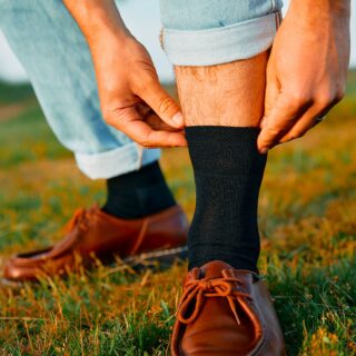 Le t-shirt Propre - Les chaussettes en coton bio – Noir