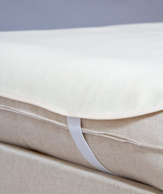 Protège matelas pour lit enfant en feutre de laine par la marque Ardelaine Ardelaine - Protège matelas pour lit enfant en feutre de laine