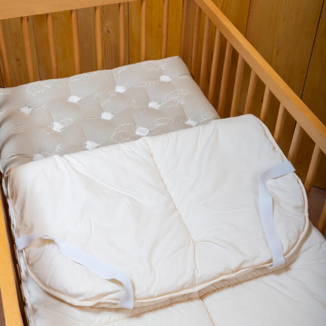 Ardelaine - Surmatelas Douceur en laine pour lit bébé