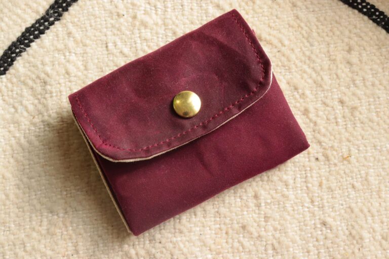 Maison Mallow - Mini Portefeuille En Coton Enduit Imperméable Lie de Vin