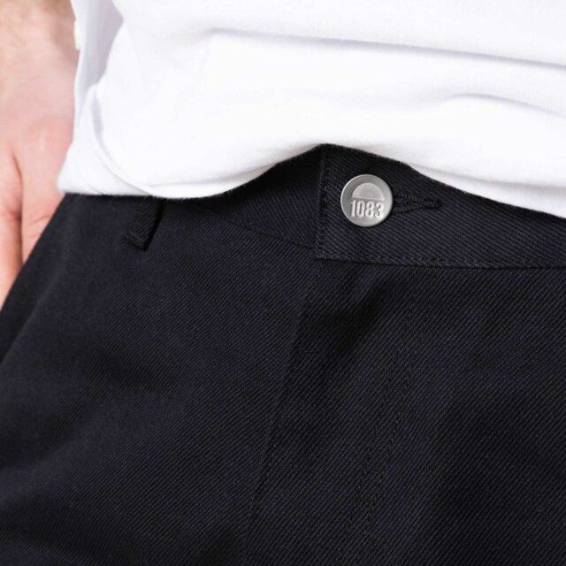 1083 - CARGO DROIT 111N coton bio superdenim uni noir Homme