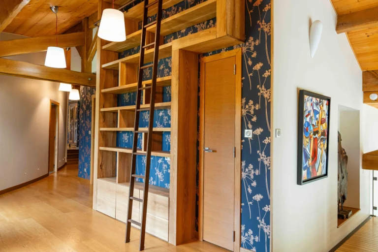 bibliotheque sur mesure bois chene scaled 1 Atelier Boyet - Bibliothèque Bois Massif