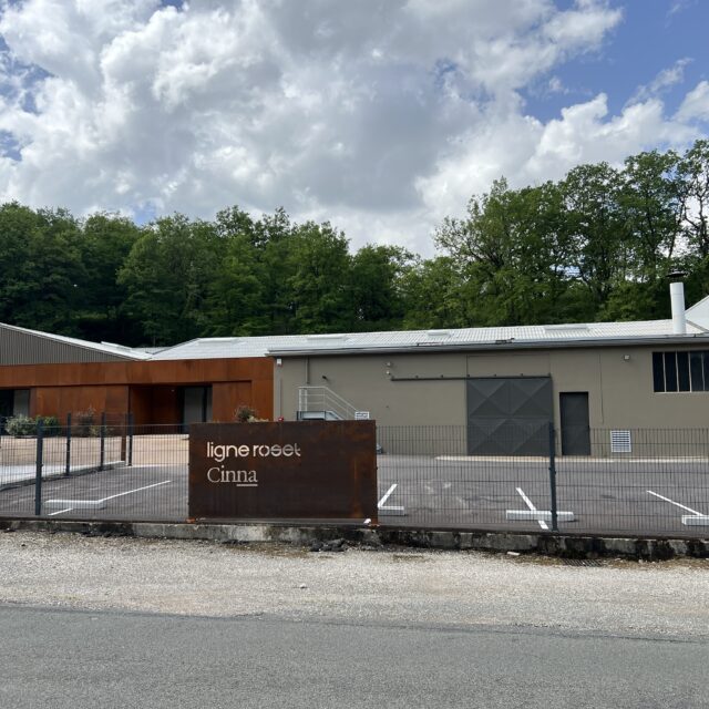 Magasin d'usine Ligne Roset situé à Montagieu