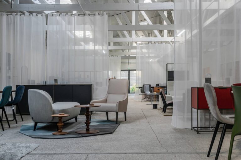 Magasin d'usine Ligne Roset situé à Montagieu