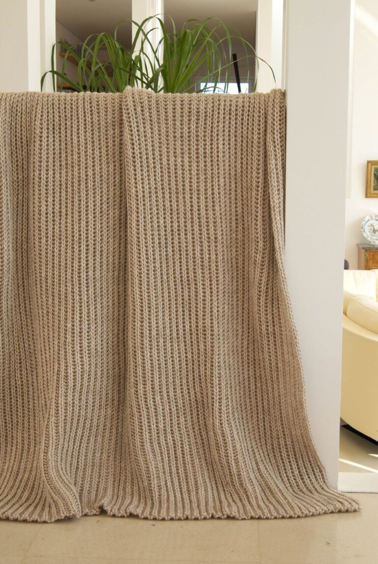 maison-bonnefoy - Plaid Cannes en laine et alpaga – Rouge (Colombe)