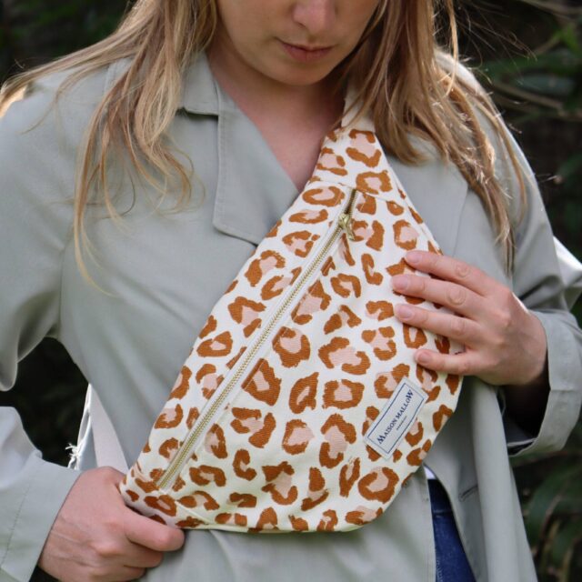 Maison Mallow - Sac Banane Léopard écru et camel