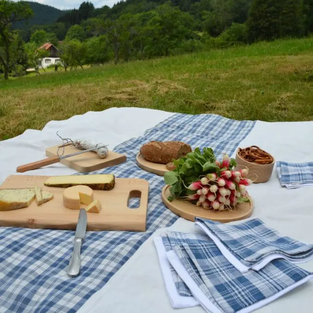 Maison Primavera - Nappe en lin et en kelsch bleu – Origines