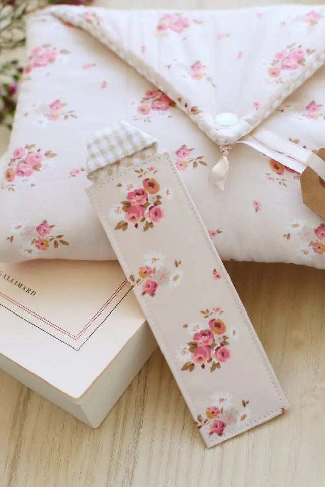 Marque-page « Agnès Grey d’Anne Brontë » par la marque Des fils et des mots Des fils et des mots - Marque-page « Agnès Grey d’Anne Brontë »