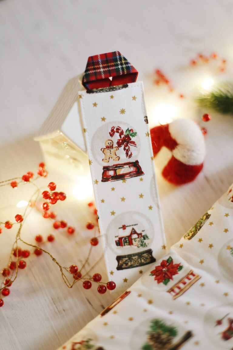 Des fils et des mots - Marque-page « Boule à neige »