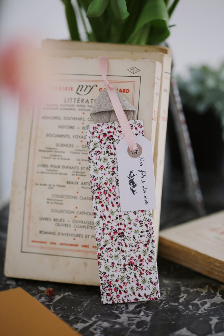 Des fils et des mots - Marque-page « La tulipe »