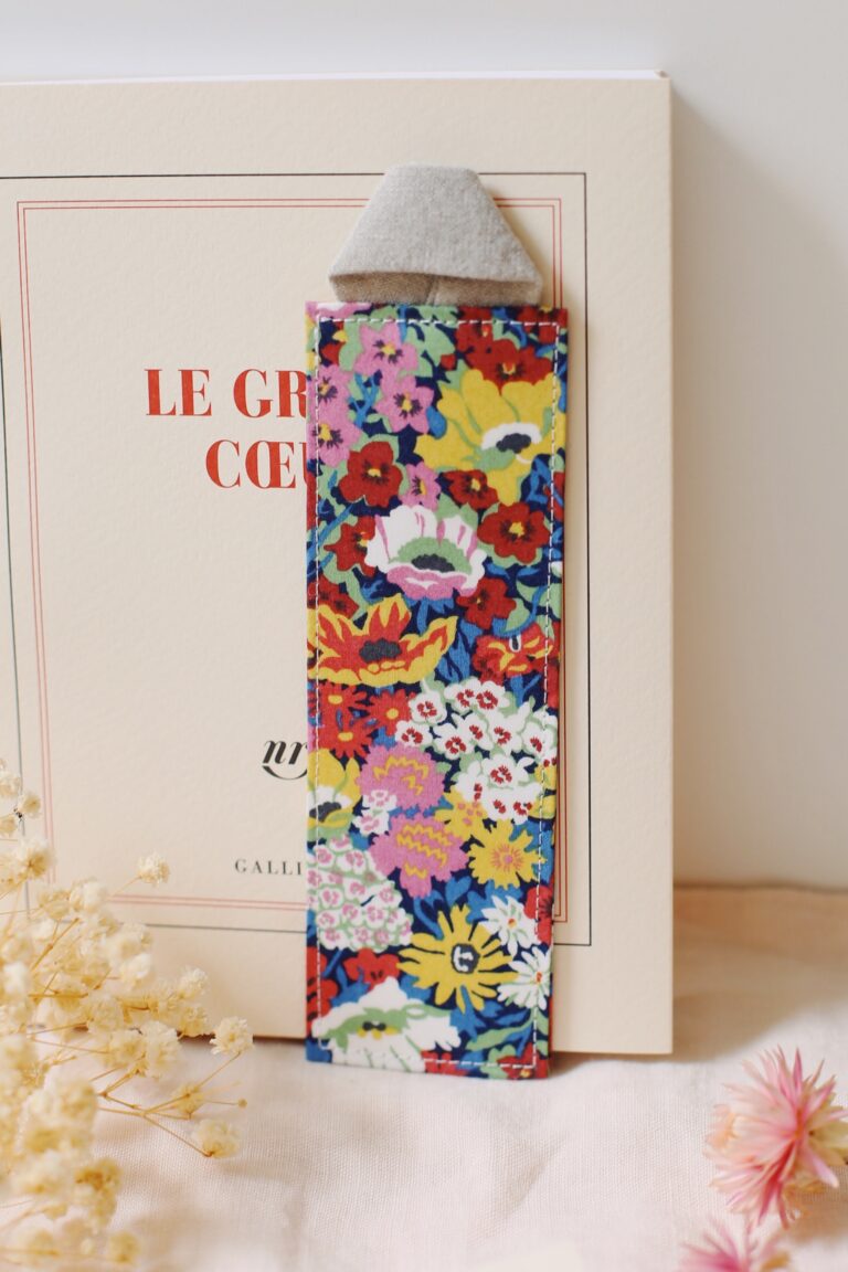 Des fils et des mots - Marque-page « Shirley d'Agnès Brontë » - Tissu Liberty London