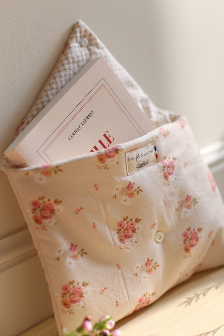 Des fils et des mots - Housse « Agnès Grey d'Anne Brontë » - plusieurs formats