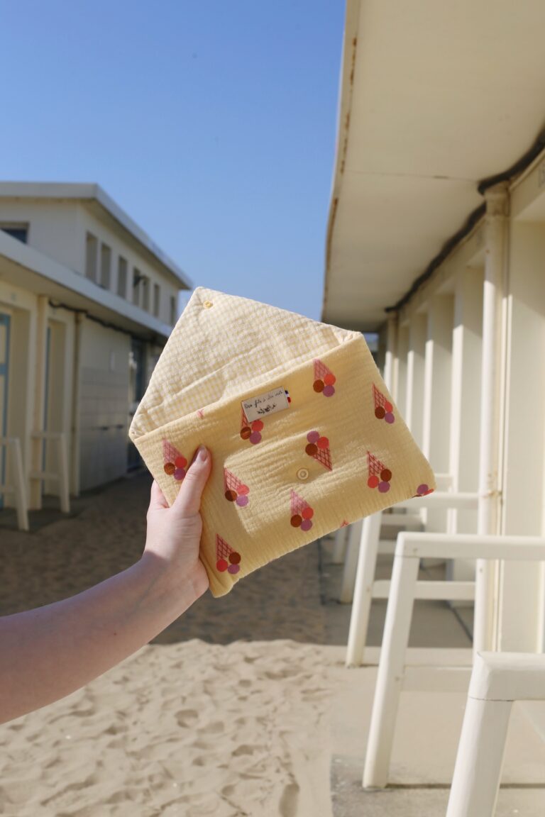 Des fils et des mots - Housse « Une vie de Guy de Maupassant » - plusieurs formats