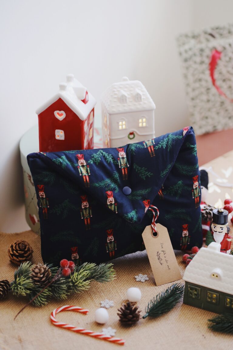 Des fils et des mots - La housse « Casse-Noisette d’Ernst Theodor Amadeus Hoffmann » - plusieurs formats