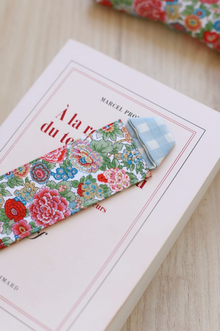 Des fils et des mots - Marque-page « Loin de la foule déchaînée de Thomas Hardy » - Deux versions