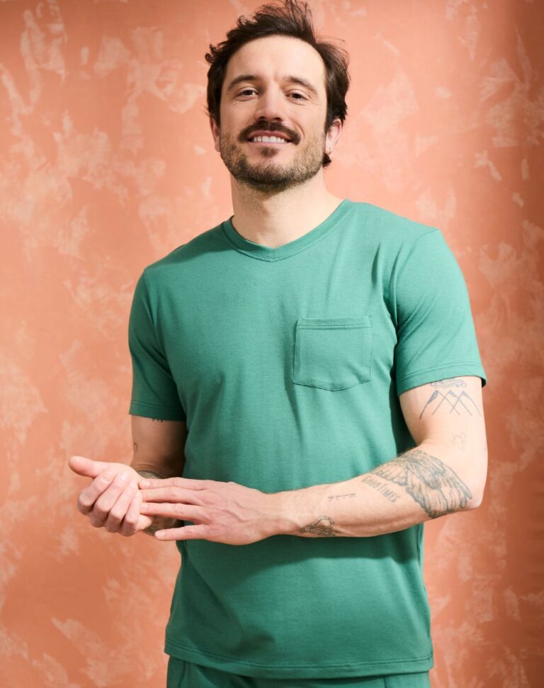 Lemahieu - T-shirt coton modal à poche - Vert Anglais - Col V - Homme
