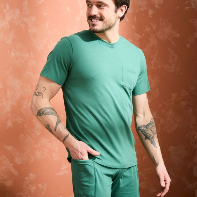 Lemahieu - T-shirt coton modal à poche - Vert Anglais - Col V - Homme