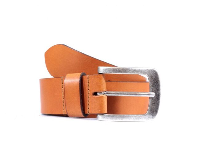 Ceinture cuir 40mm marron gold, boucle acier vieilli belle presence 4071 120 cm par la marque La Guêpe La Guêpe - Ceinture cuir 40mm marron gold, boucle acier vieilli belle presence 4071 120 cm