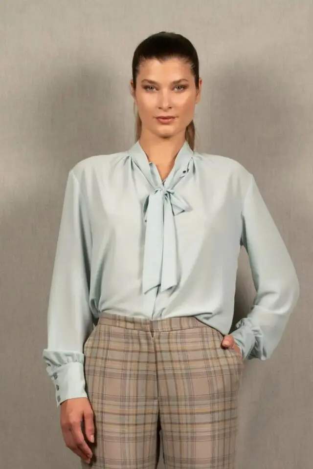 My tailor is Joh - Chemisier Col Lavallière Bleu Glacier – Sœur