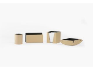 LAVOISIER Maroquinier - Coffret accessoires de bureau en cuir beige – COF acc.1