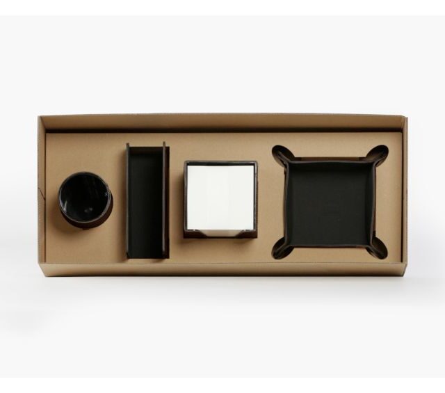 Lavoisier Maroquinier - Coffret accessoires de bureau en cuir marron - COF acc.1