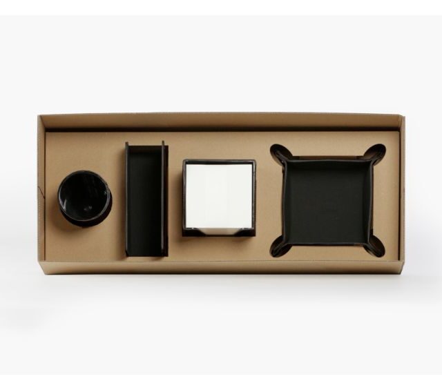 Lavoisier Maroquinier - Coffret accessoires de bureau en cuir marron foncé - COF acc.1