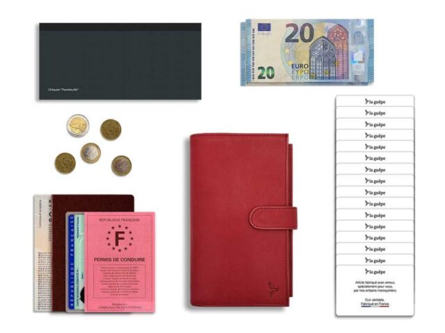 La Guêpe - Petite Maroquinerie - Compagnon "Luxe" en cuir rouge - 3 volets avec patte - PM-026-01