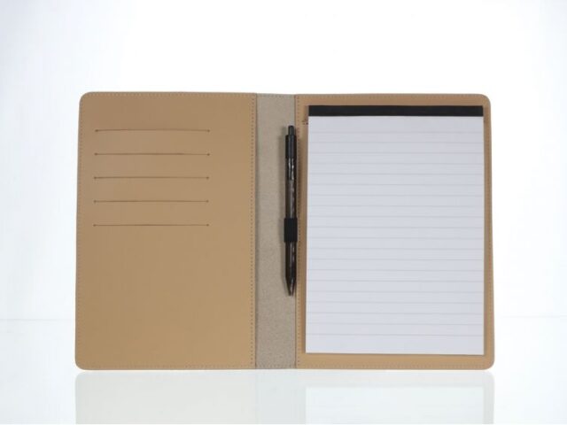 Lavoisier Maroquinier - Conférencier A5 en cuir beige cafe latte