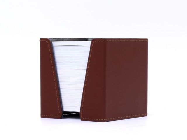 Lavoisier Maroquinier - Cube à mémos en cuir marron