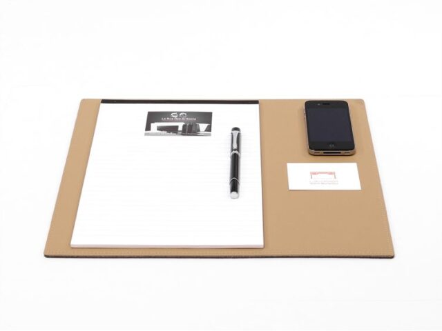 Lavoisier Maroquinier - Grand tapis de souris en cuir beige café latte - XL - 38x32 cm