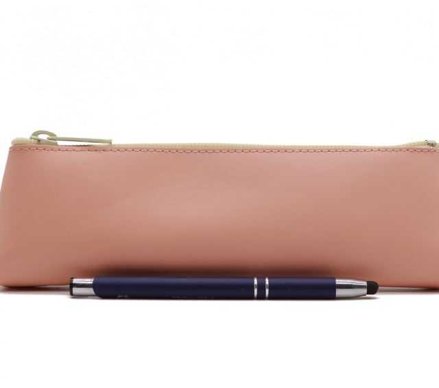 Lavoisier Maroquinier - Grande trousse triangle en cuir rose