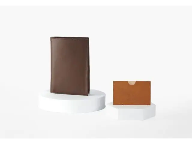 La Guêpe - pack Portefeuille anti-rfid “Luxe” en cuir marron – 15 cm 4 volets – PM-019-06