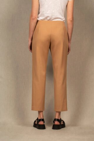 Pantalon Femme 7/8ème en Coton Camel – Espoir par la marque My tailor is Joh My tailor is Joh - Pantalon Femme 7/8ème en Coton Camel – Espoir