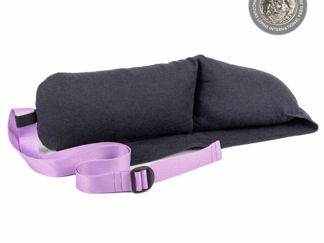 petit coussin allaitement medaille lepine Cosy Club - Coussin d'allaitement sangle mauve · DUOH!