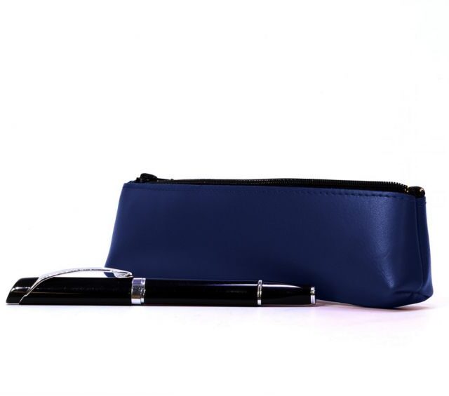 Lavoisier Maroquinier - Petite trousse triangle en cuir bleu cobalt